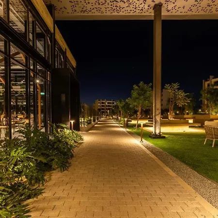 Апартаменты Rooftop Sunset Garden By Staycom