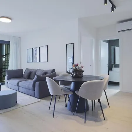 Апартаменты Rooftop Sunset Garden By Staycom Pamboula