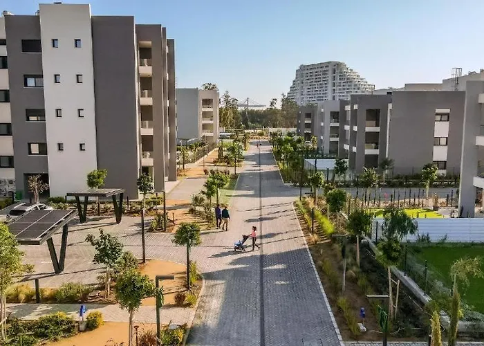 Rooftop Sunset Garden By Staycom דירה Pamboula
